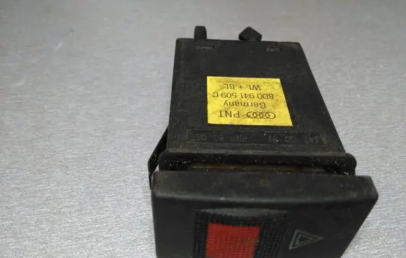 Audi A4 S4 B5 8D Hazard light switch 8D0941509C