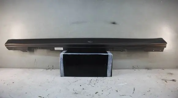 Foot area side trim