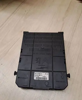 Peugeot 307 Comfort/convenience module 281171702B 281174352A 216760315