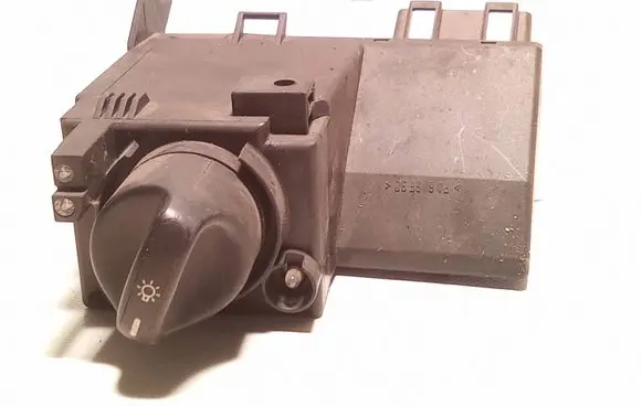 Mercedes-Benz E W210 Light switch 2105450504