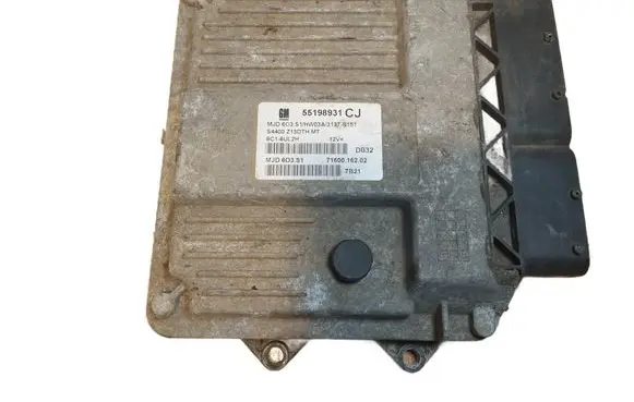 Opel Corsa D Engine control unit/module ECU 55198931 MJD6O3S1 HW03A