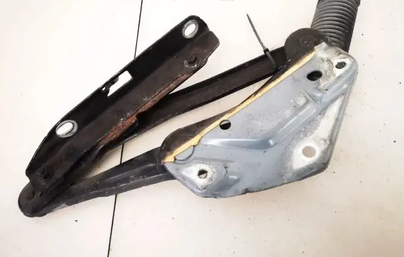Volvo S70 V70 V70 XC Tailgate/trunk/boot hinge