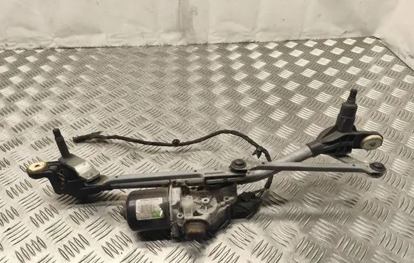 Renault Megane III Front wiper linkage and motor W000007226