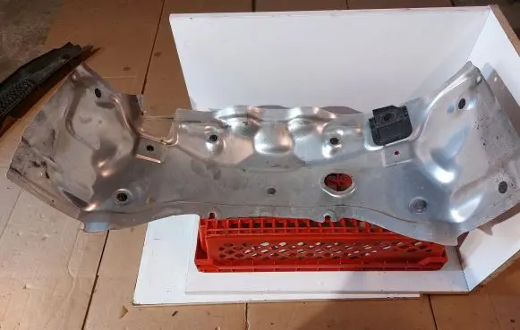 Mercedes-Benz E W212 Heat shield in engine bay A2126280140