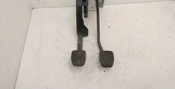 BMW 3 E36 Pedal assembly 1161962