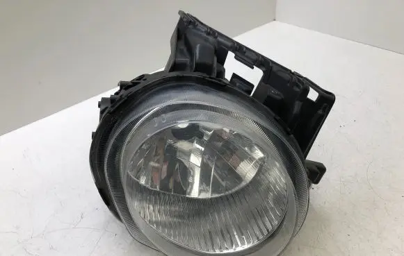 Nissan Juke I F15 Headlight/headlamp