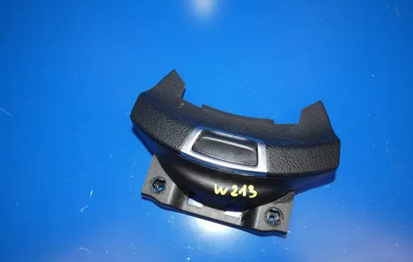 Mercedes-Benz E W213 Armrest lock 2758