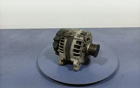 Audi A4 S4 B8 8K Generator/alternator 03L903017