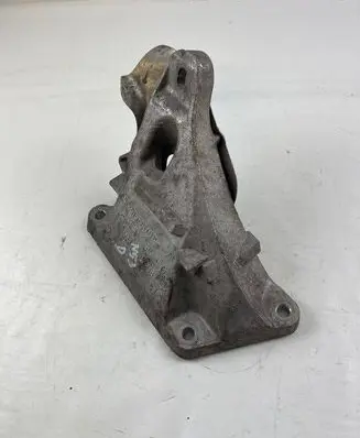 BMW 3 E90 E91 Engine mounting bracket 6765004 24168110