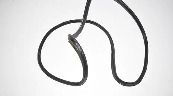 Rear door rubber seal (on body)