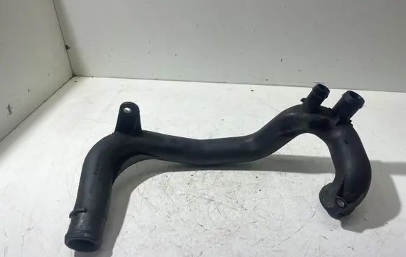 Mercedes-Benz B W245 Engine coolant pipe/hose A6402001352