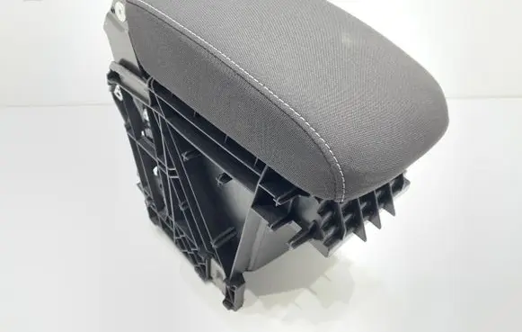 Volkswagen Golf VII Armrest 