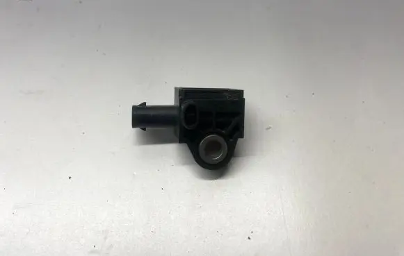 Mercedes-Benz C W205 Airbag deployment crash/impact sensor A2229051400 2229051400