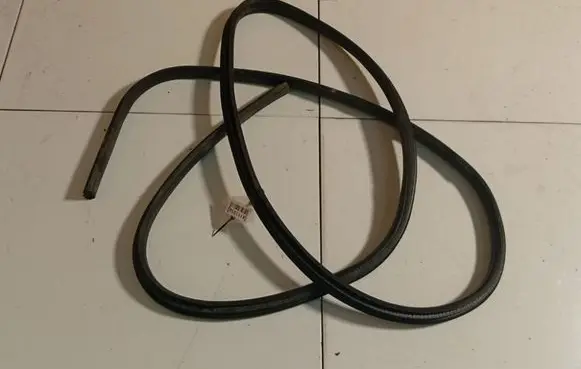 Ford C-MAX I Rubber seal front coupe door 