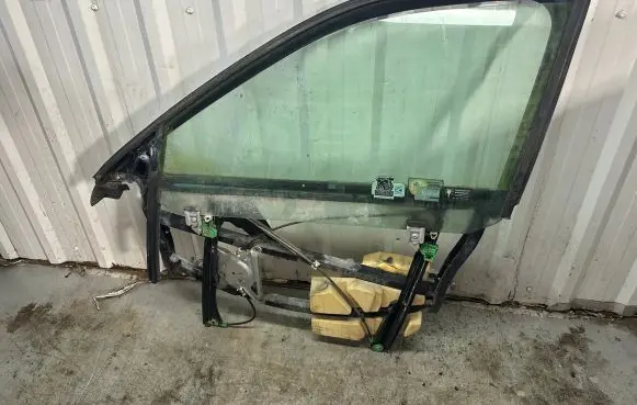 Audi A4 S4 B5 8D Front window lifting mechanism without motor