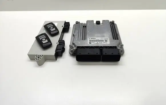BMW 5 F10 F11 Engine ECU kit and lock set 8518129 851812901 0281018548