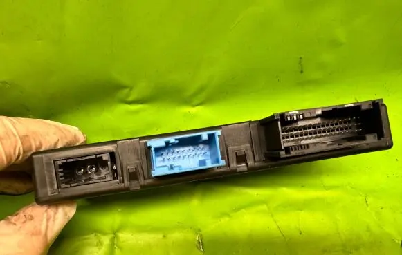 BMW 5 F10 F11 Gateway control module 9284420