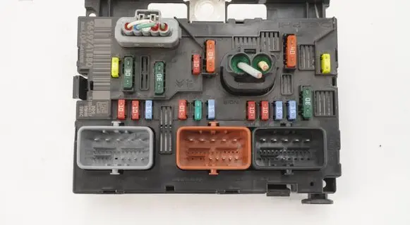 Peugeot 307 Fuse module 9659741880