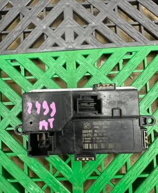 BMW 5 F10 F11 Heater blower motor/fan resistor 9311938 18353004