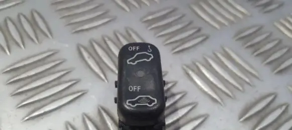 Mercedes-Benz E W210 Alarm switch 108201710 501593