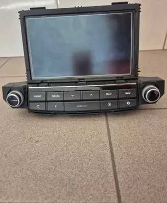 Radio/CD/DVD/GPS head unit