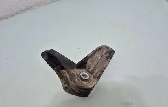 Ford Galaxy Engine mounting bracket 6G916P093GC