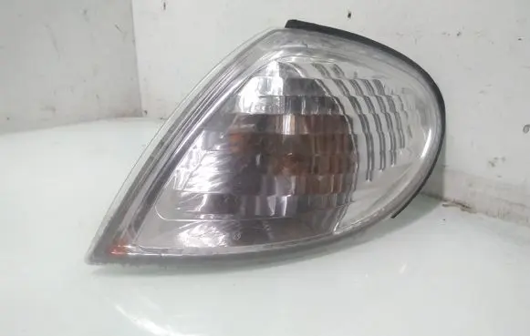 Nissan Almera N16 Front indicator light