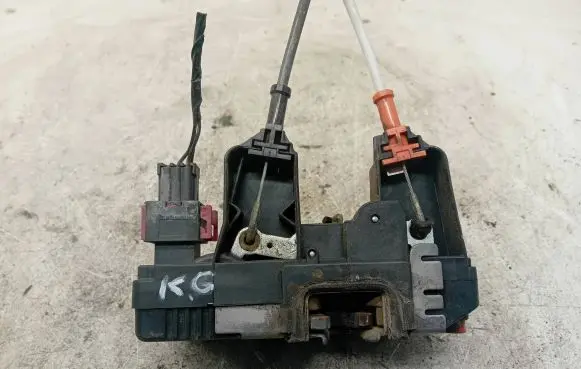 Opel Zafira A Rear door lock