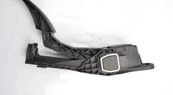 Mercedes-Benz ML W164 Accelerator throttle pedal A1643000104