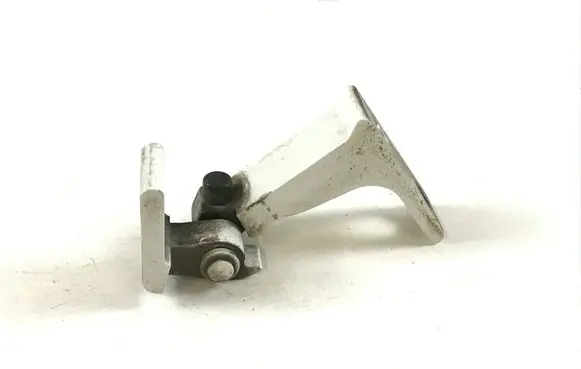 Audi A5 8T 8F Rear door lower hinge 8T8833402