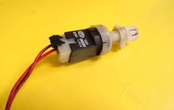 Alfa Romeo 166 Brake pedal sensor switch B365 1805