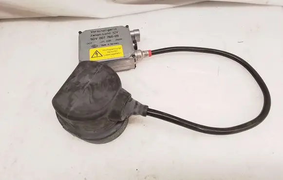 BMW 5 E39 Headlight ballast module Xenon 5DV00776009
