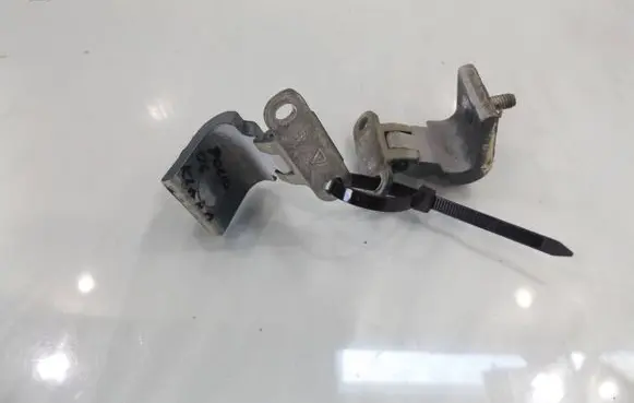 Volkswagen Polo IV 9N3 Tailgate hinge