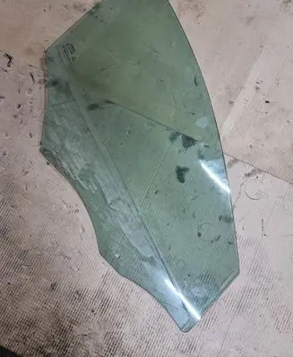 Volvo V40 Front door window glass four-door 43R00049 E000292