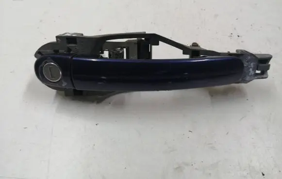 Volkswagen PASSAT B5 Front door exterior handle 3B0837885