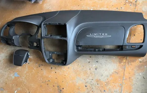 Chrysler Town u0026 Country V Dashboard OEM
