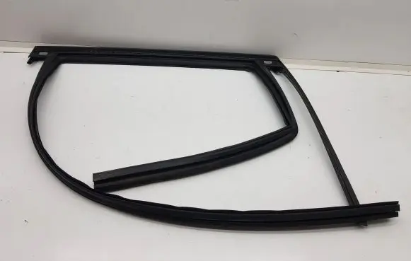 Volvo XC60 Rubber seal rear door window/glass 31856284