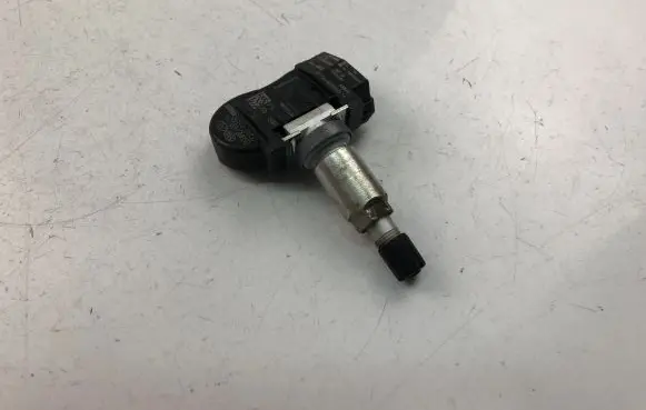Hyundai i30 Tire pressure sensor 529333N100