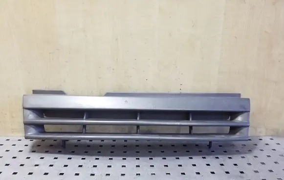 Opel Vectra A Front bumper upper radiator grill 90287108