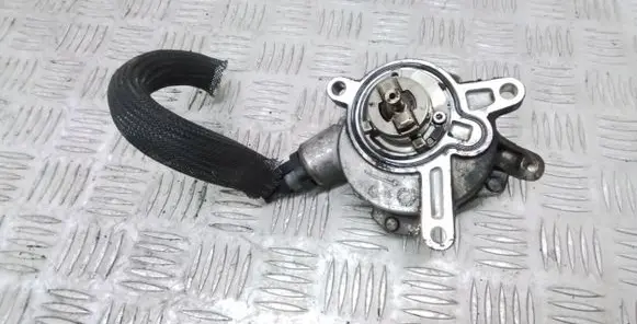 Volvo S80 Vacuum pump 30731825