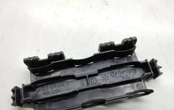Seat Alhambra (Mk2) Other engine bay part 1T0971739G