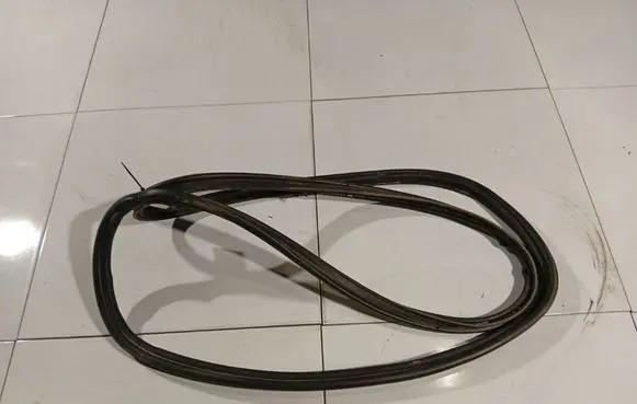 Renault Laguna III Trunk rubber seal (body)