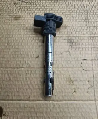 Skoda Yeti (5L) High voltage ignition coil 0702S00300 0031252721 06H905115B