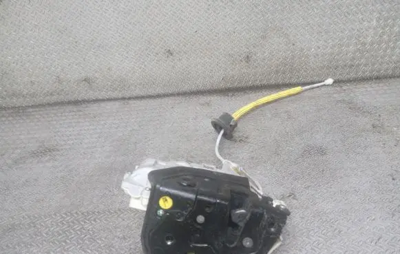 Audi A4 S4 B7 8E 8H Rear door lock