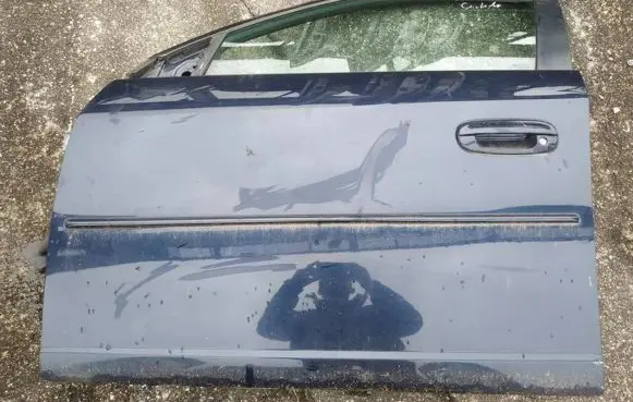 Cadillac CTS Front door juodos