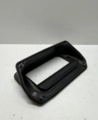 Audi Q7 4M Air intake duct part 4M1815237