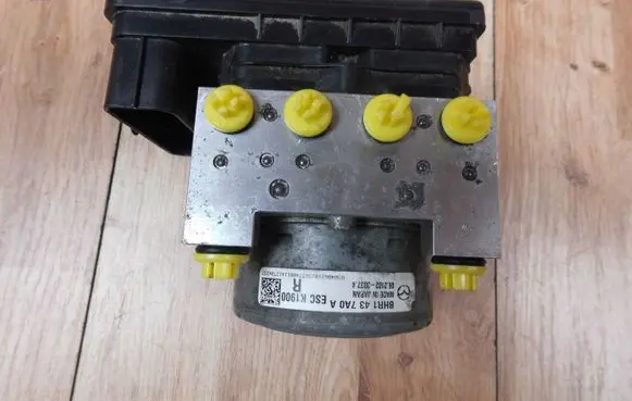 Mazda 3 II ABS Pump BHR1437A0