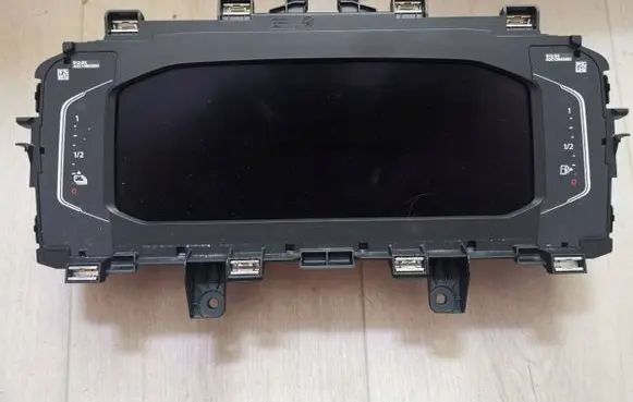 Volkswagen PASSAT B8 Speedometer (instrument cluster) 3G0920324B