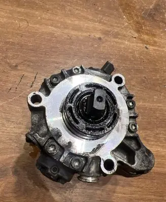 Volvo V70 Fuel injection high pressure pump A2C27100268 9685705080 5WS40380