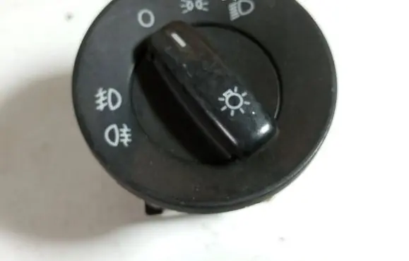 Skoda Octavia Mk2 (1Z) Light switch 1Z0941431C